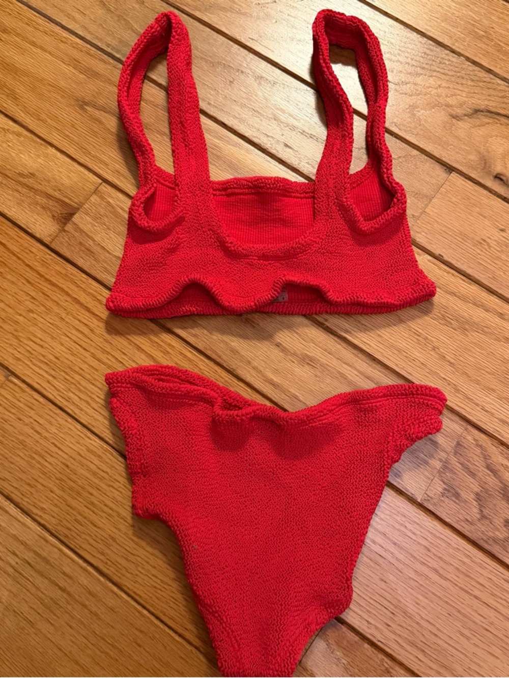 Hunza G Red Xandra Set - Picture 5 of 5